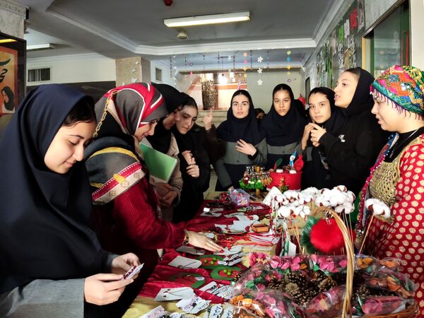 هفته فرهنگی هنری (ماها) در آموزشگاه شهدای معلم ۲