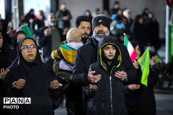  بیعت با رهبر انقلاب اسلامی در ساوجبلاغ 