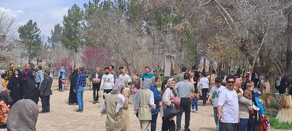 آیین باستانی سیزده بدر در دهکده ی  چوبی نیشابور