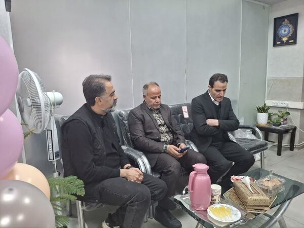 بازدید رئیس آموزش‌ و پرورش ناحیه ۲ از دبیرستان رحمت آیین یک