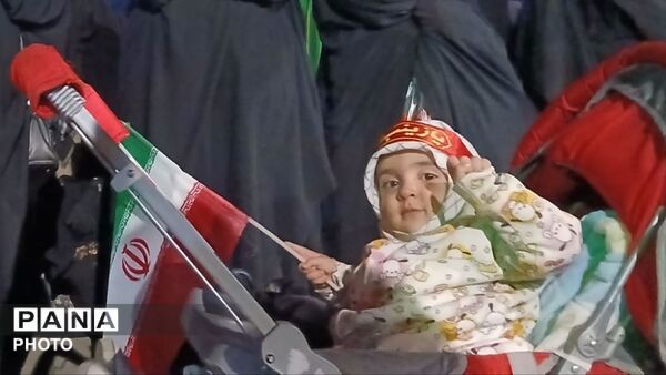 همبستگی در صف اول از راهپیمایی‌های شبانه تا پاسداشت روز معلم