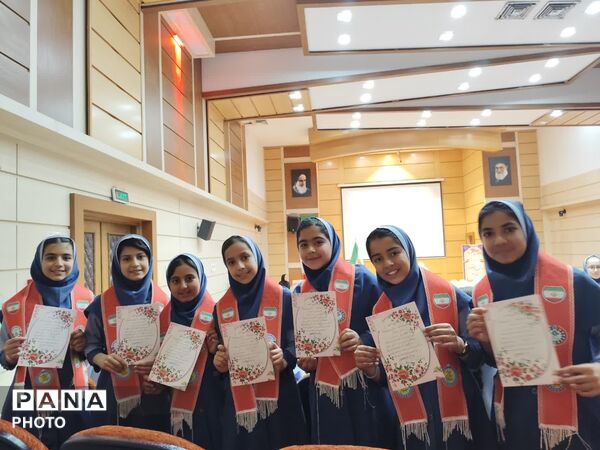 جشن الفبا مدرسه نوید ۲ در فرهنگسرای خادم الشریعه 