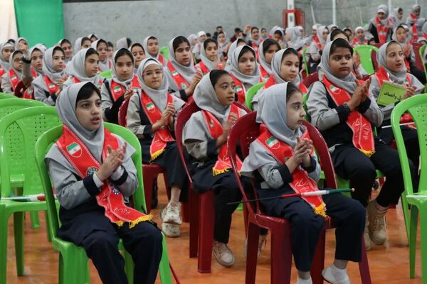  همایش «یاوران انقلاب، پیشتازان مقاومت» در دلیجان همزمان با آغاز دهه فجر