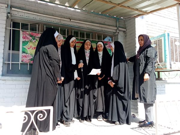 اجرای دعای ربنا و حضور مبلغین به مناسبت ماه مبارک رمضان در دبیرستان توحید یک