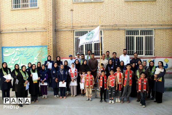 کارگاه آموزشی مدرسان پیشتاز و گردهمایی خبرنگاران پانا شهرستان فاروج با مسئولان سازمان دانش‌آموزی خراسان شمالی 