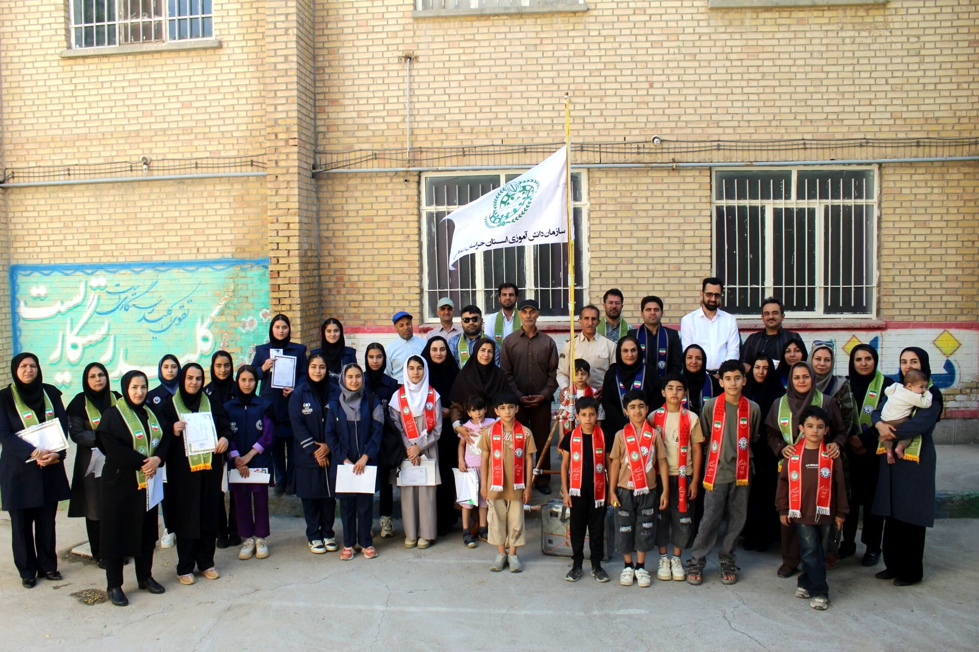کارگاه آموزشی مدرسان پیشتاز و گردهمایی خبرنگاران پانا شهرستان فاروج با مسئولان سازمان دانش‌آموزی خراسان شمالی 