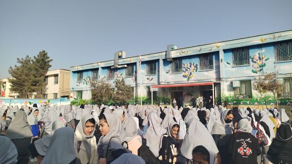 قلب‌های دبستان نیایش برای روز دختر، با نوا و سرود به تپش افتادند!