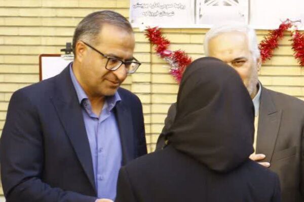 تجلیل از معلولان ذهنی و مربیان دلسوز در مرکز "دختران نیلوفر" فیروزکوه