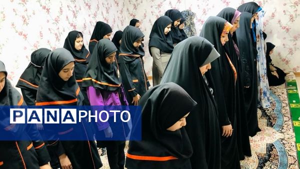 برگزاری محافل انس با قرآن و مراسم افطاری در مدارس شهرستان ملارد 