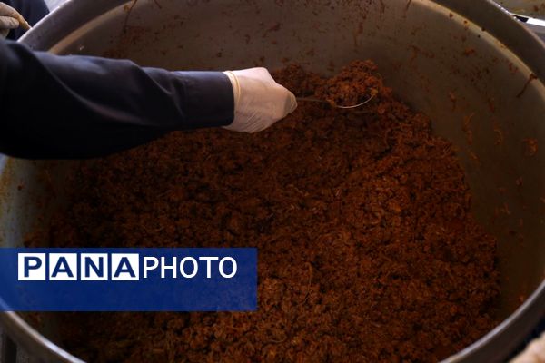  پخش 8600 غذای گرم با همت مرکز نیکوکاری شهید مهدی باکری و موسسه نذرواره در تبریز