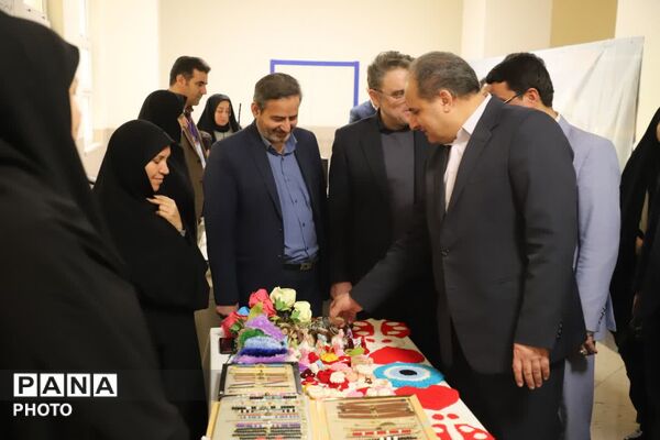 افتتاح نمایشگاه دستاوردهای کانون‌های فرهنگی تربیتی آذربایجان شرقی
