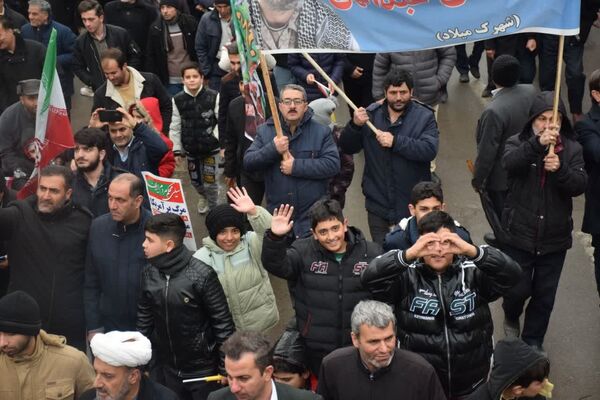  لبیک ملت ایران به فرمان رهبری