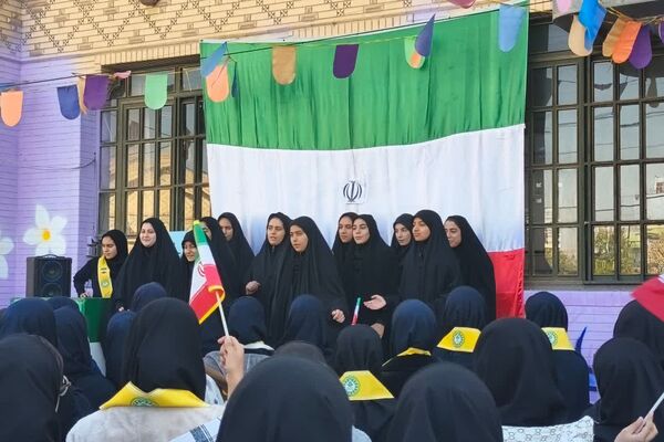 گرامیداشت ایام الله دهه فجر در دبیرستان رضوی شیراز