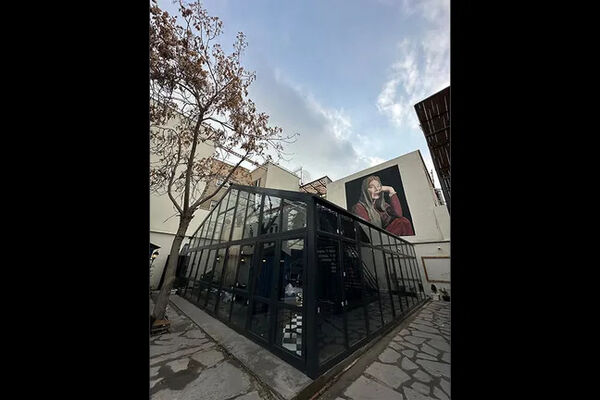 علی فیروزی، «وانیا و سونیا و ماشا و اسپایک» را روی صحنه می‌آورد 