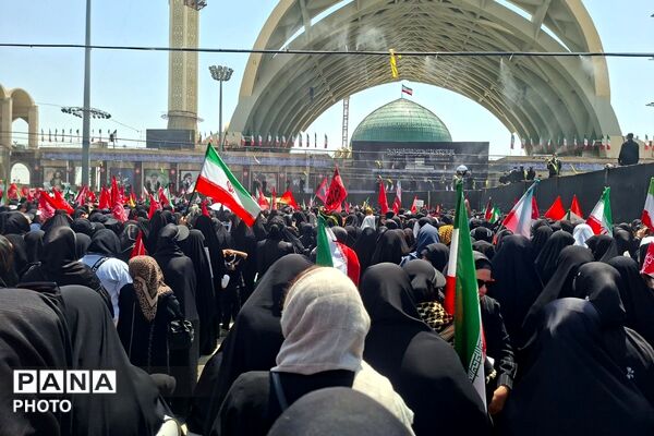 وداع باشکوه مردم با رهبر شهید؛ جلوه‌ای از همبستگی و وفاداری