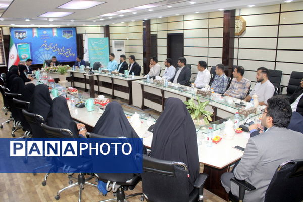 تجلیل از معلمان جوان برتر  به مناسبت گرامیداشت هفته مقام معلم استان بوشهر