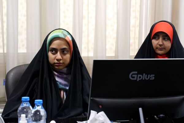 نشست خبری دختران میدان ۱۴ صفر ۳ با رئیس ستاد انتخابات شهرستان مشهد