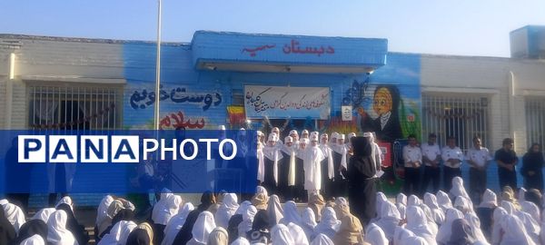 تجلیل  از پرستاران در دبستان سمیه 