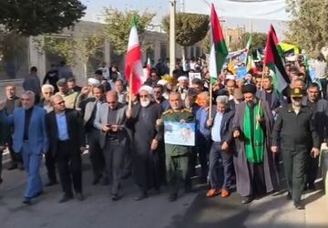 شکوه حضور دانش‌آموزان شهر جعفریه در راهپیمایی ۱۳ آبان  