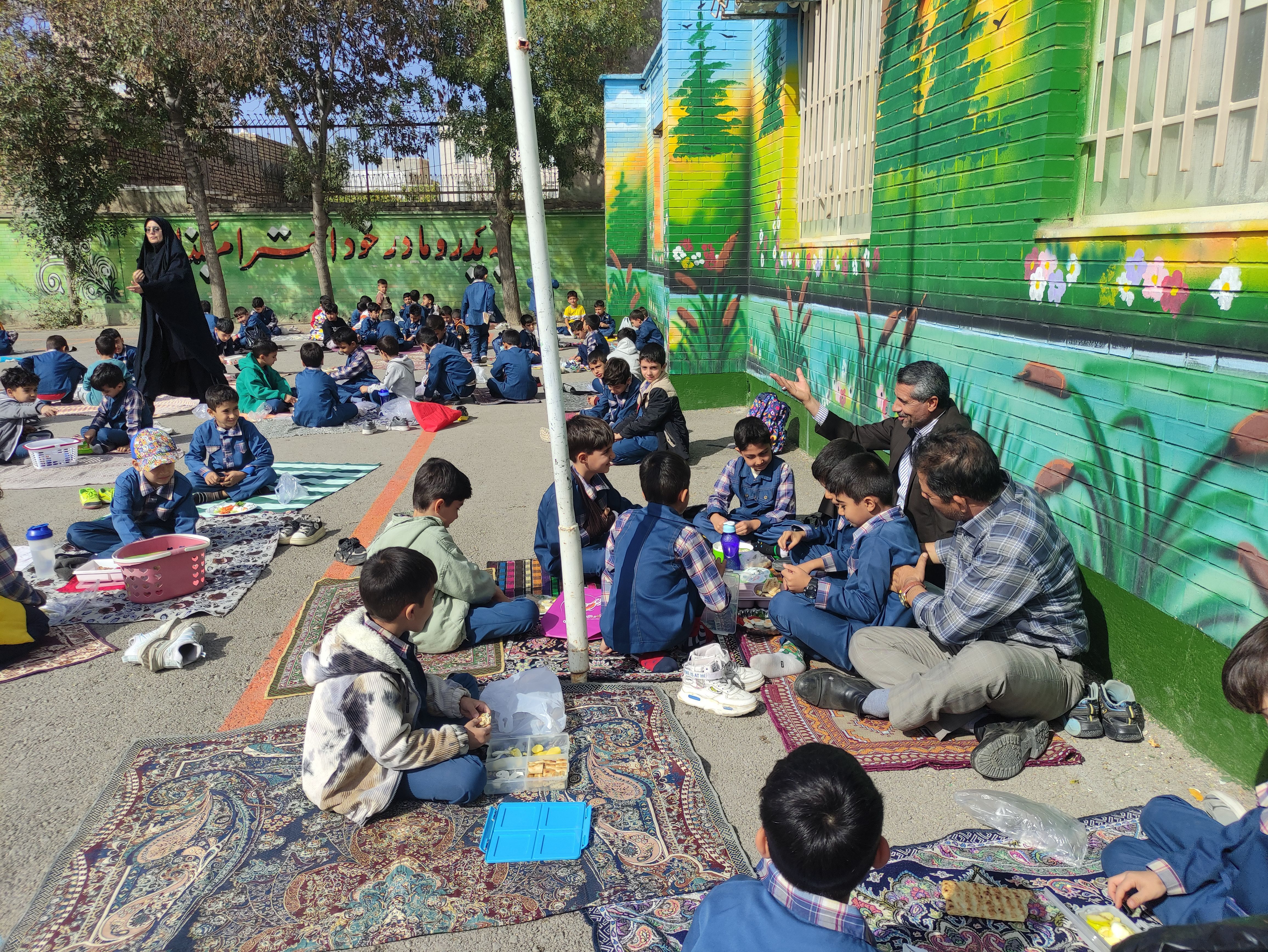 صبحانه سلامت در دبستان هیأت امنایی قرآنی مبین شهرستان شیروان