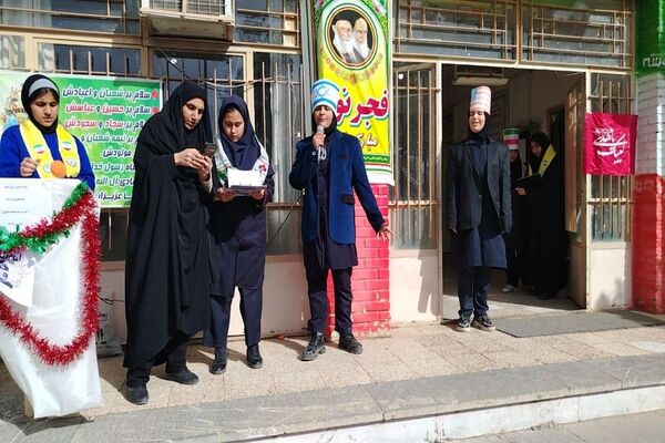گلبانگ زنگ چهل و هفتمین پیروزی انقلاب اسلامی در مدرسه شهید مجید دهنوی 