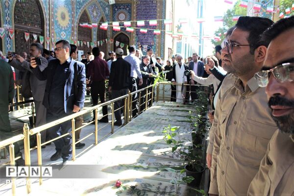 گلباران مزار شهدای حماسه آزادسازی خرمشهر در قم