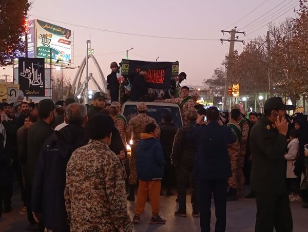 وداعی غم‌انگیز با شهید گمنام در نورآباد