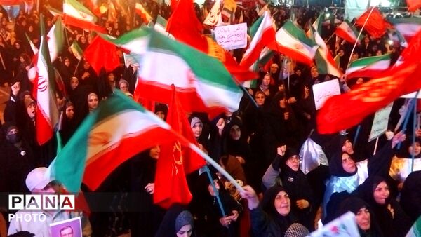 عزم مردم نورآباد در نود و نهمین شب تجمعات بیعت با رهبری