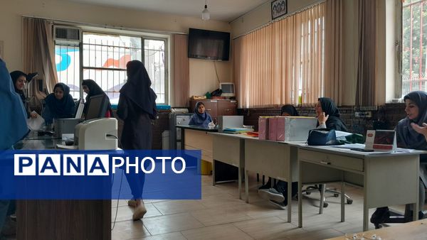 آغاز ثبت نام  دبیرستان میثاق منطقه تبادکان