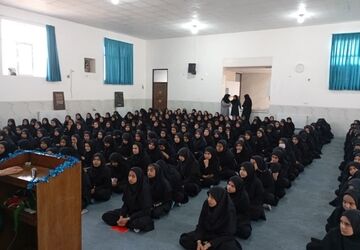 روز جهانی سلامت روان در دبیرستان مجدزاده میبد