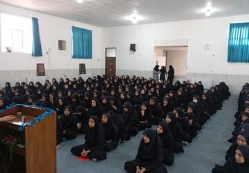 روز جهانی سلامت روان در دبیرستان مجدزاده میبد