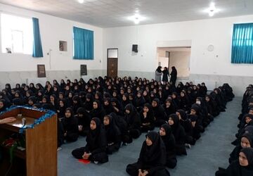 روز جهانی سلامت روان در دبیرستان مجدزاده میبد