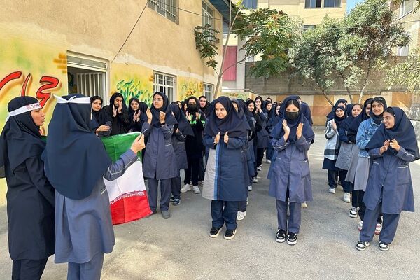 برپایی جشن وعده صادق۲ در مدارس رودهن 