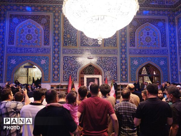 گذری بر مزار رهبر شهید و خانواده شهیدشان در دارلذکر حرم مطهر رضوی 