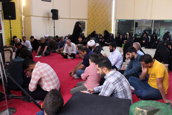 زمزمه عاشقانه دعای عرفه در یادمان 14 شهید گمنام کوه خضر نبی(ع)