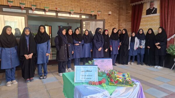 جشن ولادت حضرت زینب(س) در دبیرستان سردار سلیمانی ۳