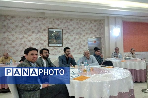 دوره و کارگاه تعاملی مربی، راهبر نسل جدید در مشهد