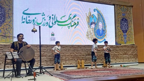 نمایشگاه «در لباس سربازی»