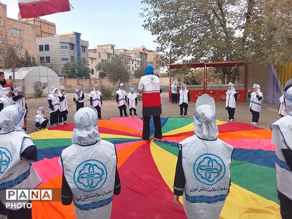 پویش سلامت دهان و دندان در مدرسه شهید هداوند میرزایی