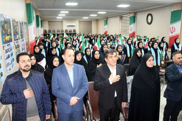 آغاز رسمی جشن‌های دهه فجر در مدارس ناحیه ۴ تبریز