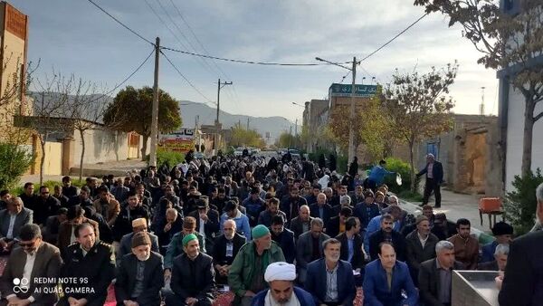 نماز عید فطر در مسجد صاحب الزمان روستای گزکوه