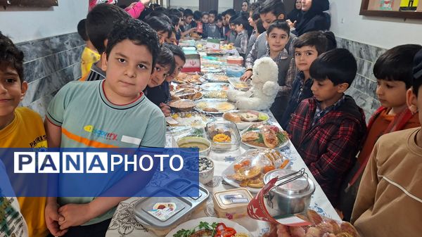 جشنواره غذای سالم در دبستان پسرانه فرهنگیان ۱