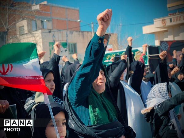 مردم گالیکش کفن پوش به میدان آمدند