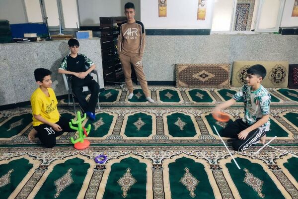 اعتکاف دانش آموزی در مسجد حضرت ابوالفضل قیامدشت