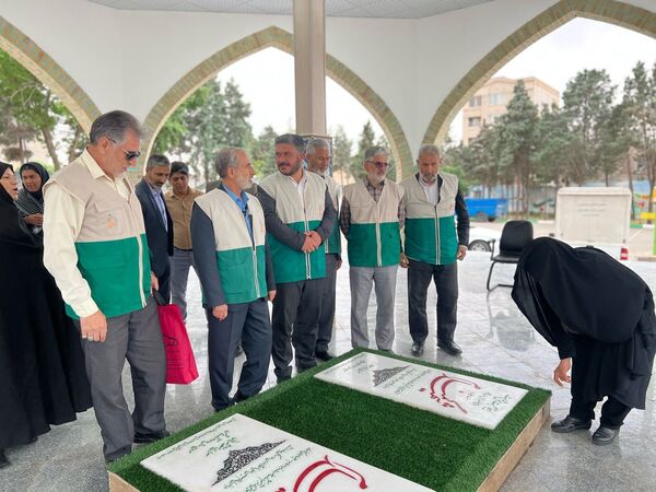 خادمین امام رضا(ع) با شهدا بیعت کردند 