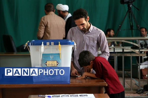حضور نوجوانان قمی در انتخابات ریاست جمهوری -2