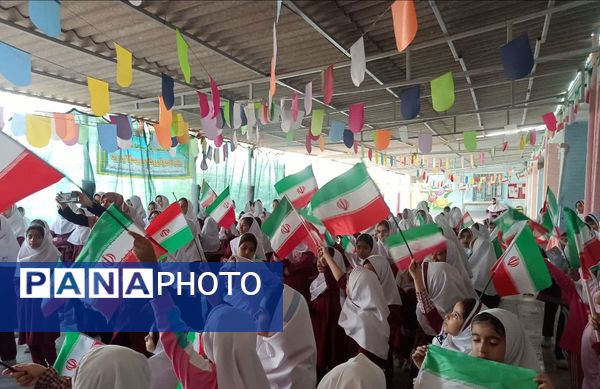 زنگ انقلاب در مدرسه شهید ابراهیم تنیده ناحیه یک بندرعباس به صدا در آمد