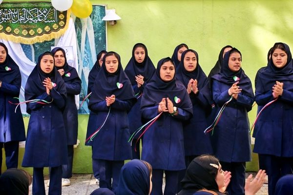 جشن ولادت صاحب الزمان در مدرسه صالحین 