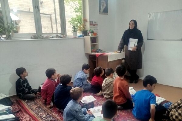 کلاس در دل خانه‌ها؛ روایت همراهی اولیا و معلم برای ادامه آموزش دانش‌آموزان