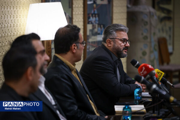 نشست خبری رئیس مجموعه تئاتر شهر